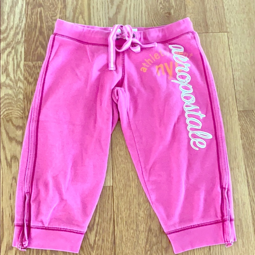 Comfy crop sweats.